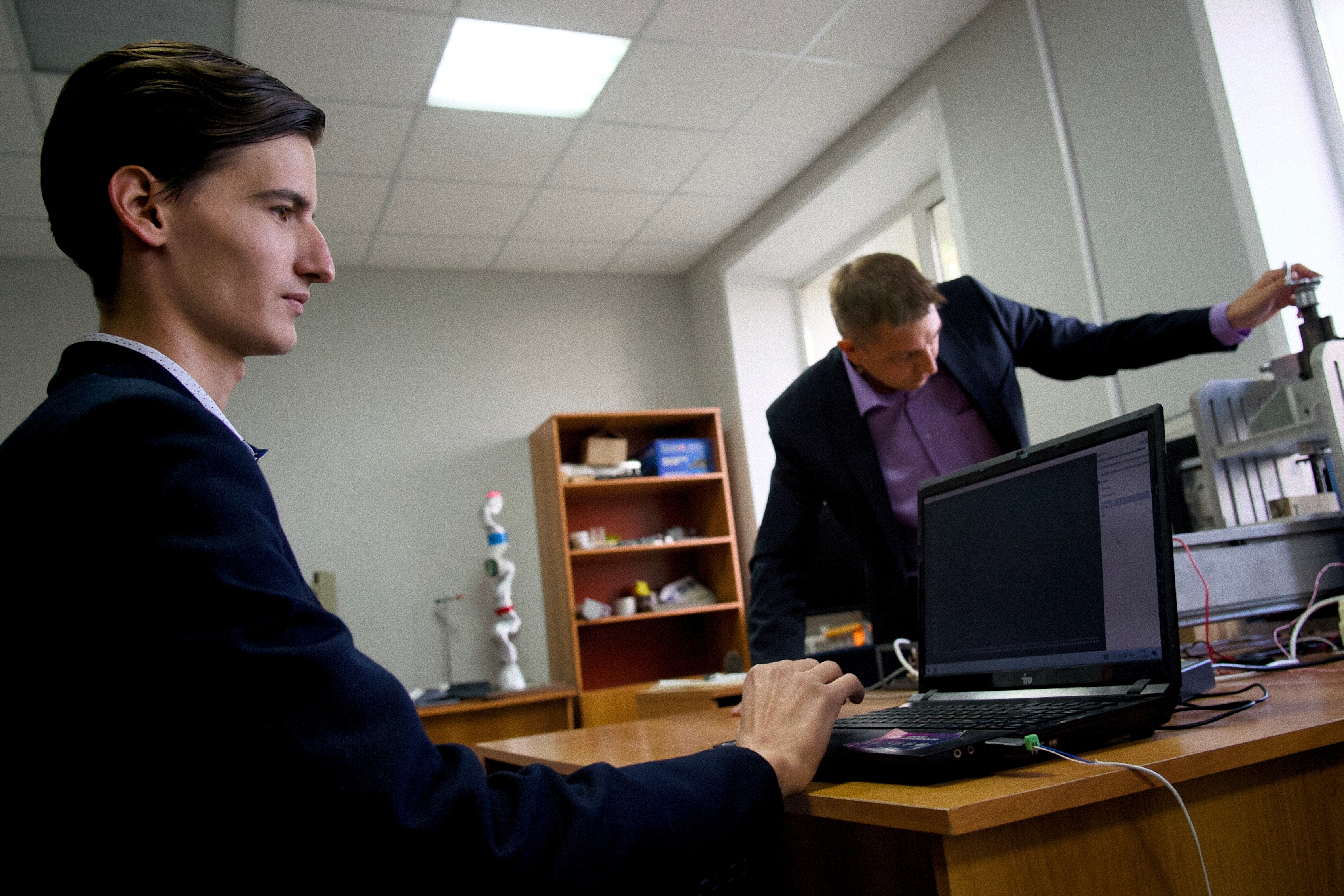 В Наноцентре ТГУ открыли молодежную лабораторию «Средства контроля и диагностики материалов и готовых изделий» фото анонса