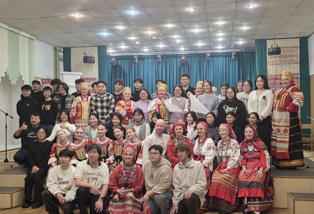 Погружение в русскую культуру: китайские студенты подготовительного отделения ТГУ посетили Дом культуры «Знамя труда»