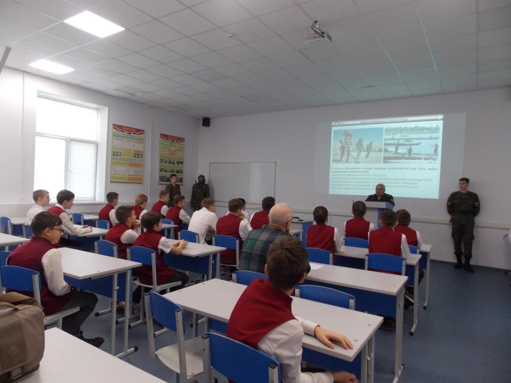 Студенты и школьники города Тамбова и Тамбовской области посетили военный учебный центр